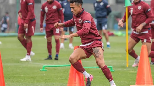 Yoshimar Yotún en un entrenamiento con la Máquina.