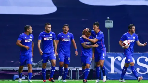 Cruz Azul celebra en el duelo ante Juárez FC