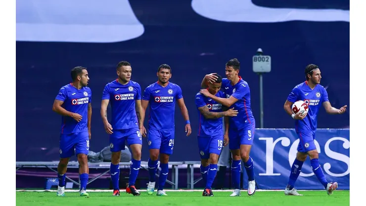 Cruz Azul celebra en el duelo ante Juárez FC