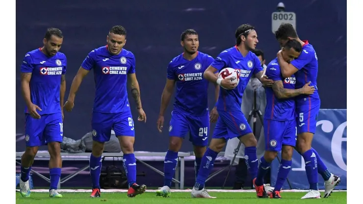 Los jugadores de Cruz Azul celebrando un gol.