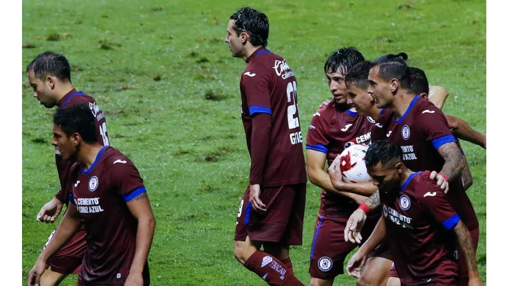 ¿En qué posición Cruz Azul pudo traer un tercer refuerzo?