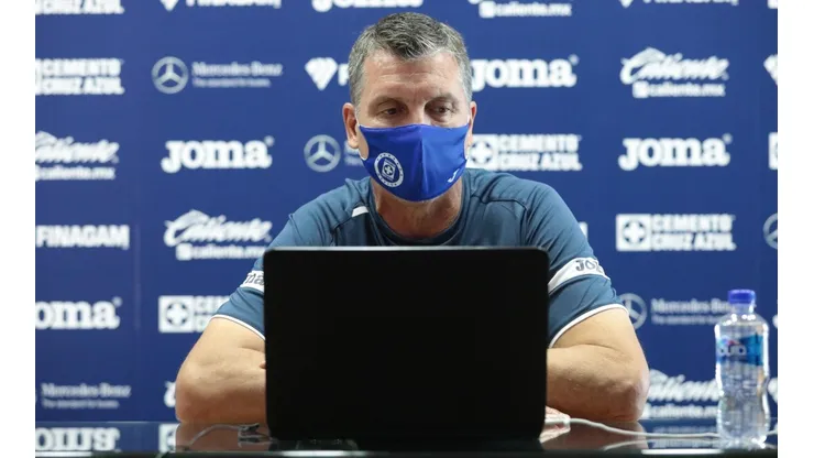 Siboldi: "Nosotros apoyamos a Billy desde la cancha, con triunfos"