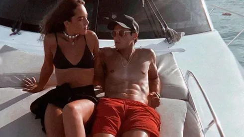 El jugador pasó un día de playa junto a su novia