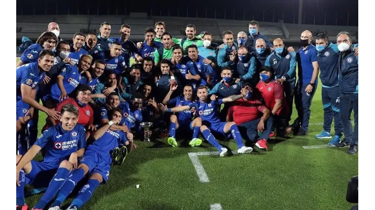A un día del debut, Cruz Azul vuelve a tomarse las portadas: ¿es favorito?