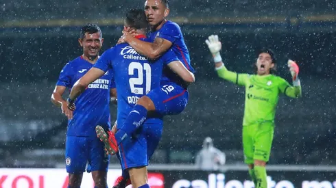 Cruz Azul inicia con el pie derecho y vence a Santos en su debut