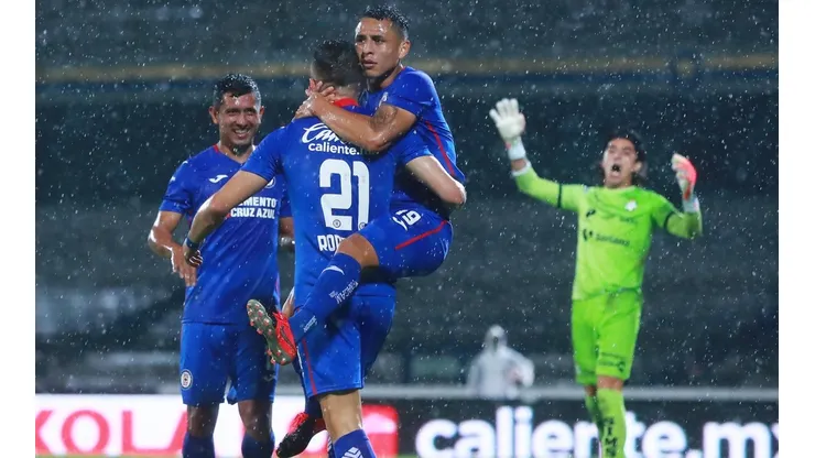 Cruz Azul inicia con el pie derecho y vence a Santos en su debut