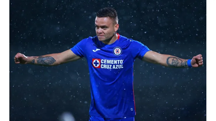 VIDEO: Cabecita falla el penal pero anota el primer gol de Cruz Azul
