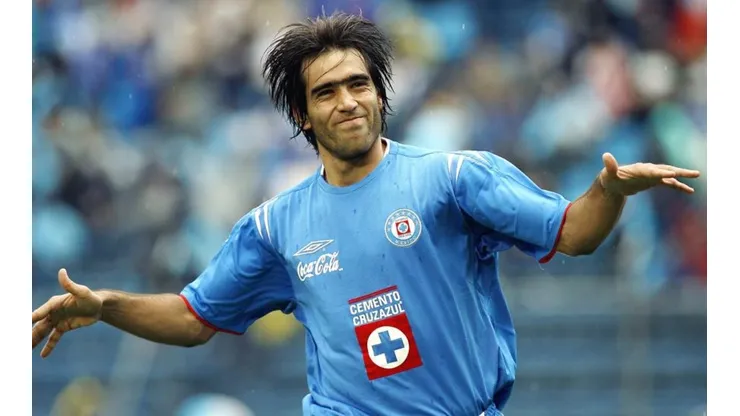 El Chelito en un partido con Cruz Azul