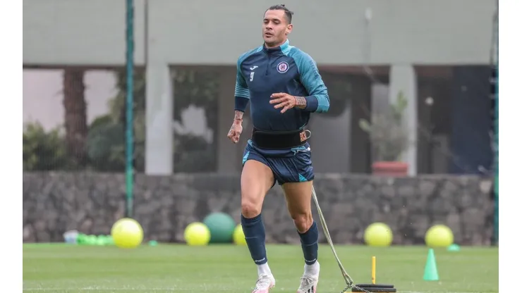 Milton Caraglio en los entrenamientos de pretemporada