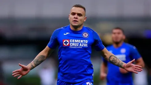 Desmienten interés de Cagliari y PSV por Rodríguez.