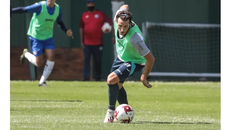 Santi Giménez en el entrenamiento