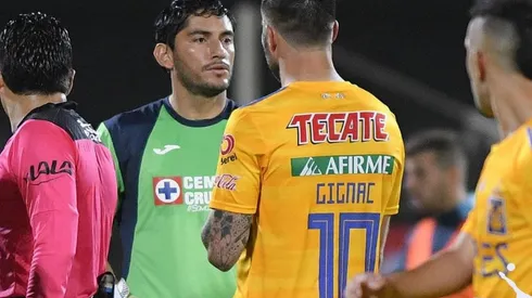 Corona y Gignac al final del primer tiempo