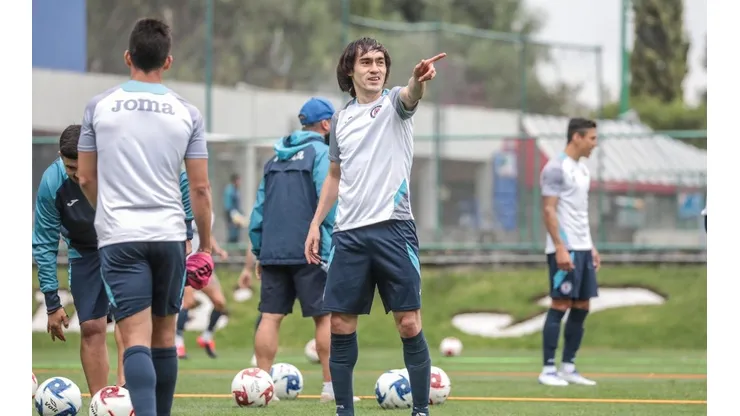 Shaggy Martínez elige su dorsal para el Guard1anes 2020 con Cruz Azul