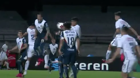 VIDEO: Cruz Azul empata el Clásico con un autogolazo de Viñas