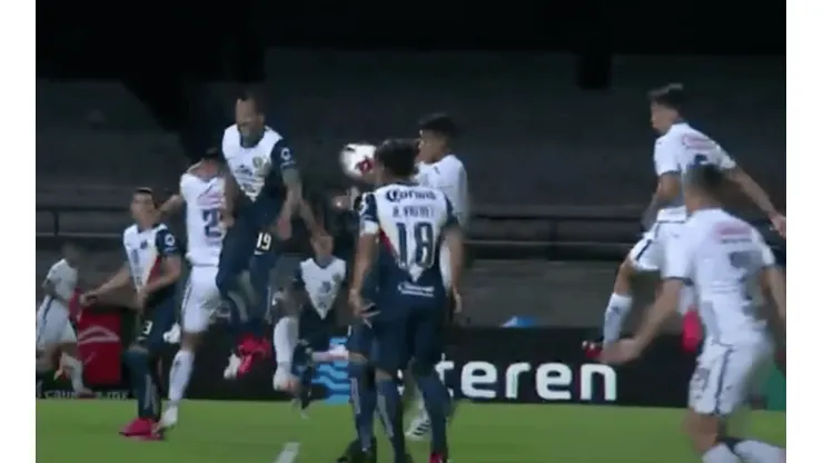 VIDEO: Cruz Azul empata el Clásico con un autogolazo de Viñas