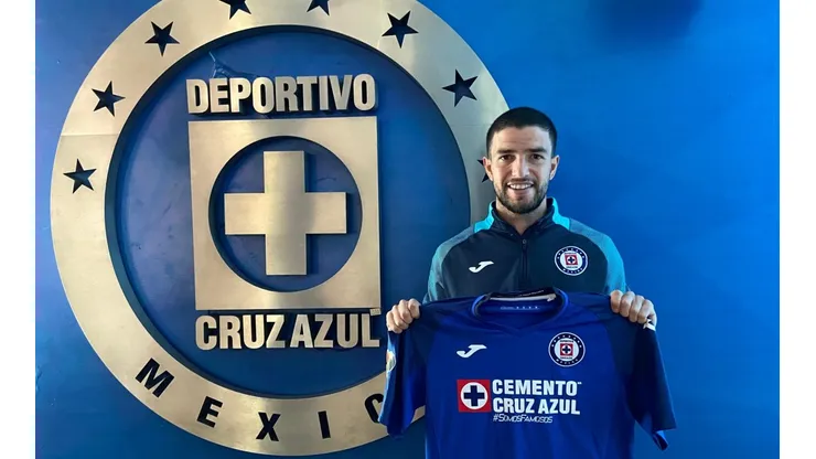 Galería: Ignacio Rivero luce su nueva camiseta de Cruz Azul