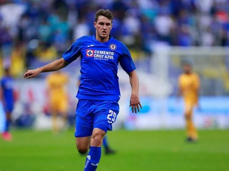 Santi Giménez seguirá en el Cruz Azul