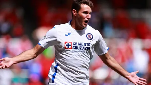 Santiago Giménez en el duelo ante Xolos en el Clausura 2020