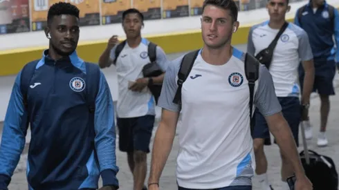 Santi y Borja camino a una concentración con Cruz Azul