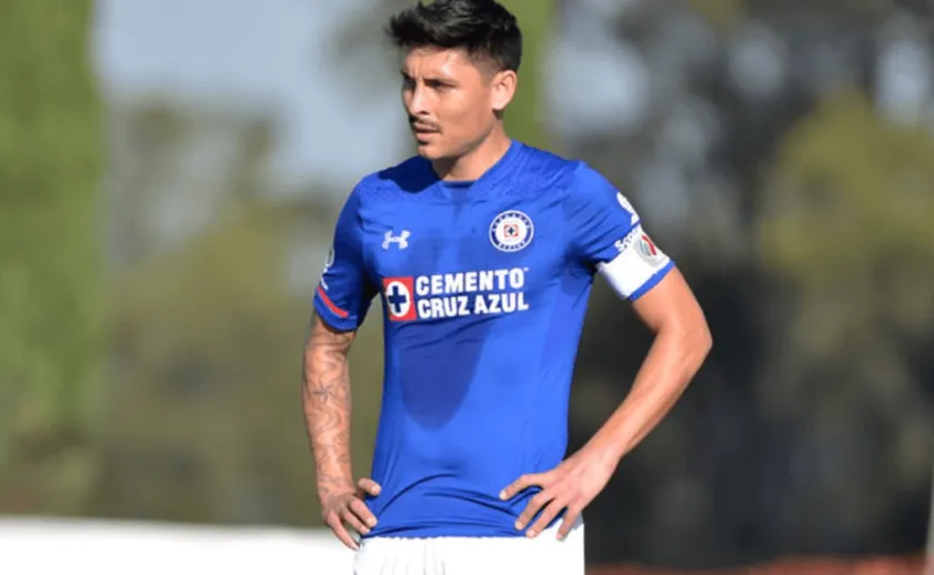 Alejandro Faurlín en un partido de entrenamiento con Cruz Azul (Archivo).