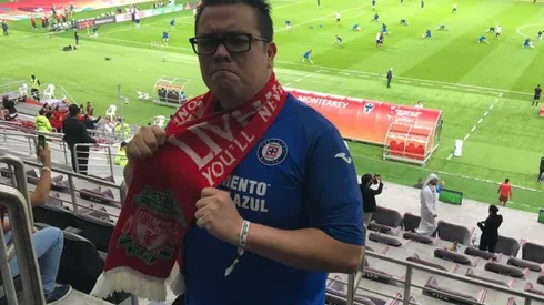 Escamilla con la camiseta de Cruz Azul