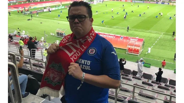 Escamilla con la camiseta de Cruz Azul