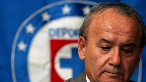 Billy Álvarez en una rueda de prensa de Cruz Azul