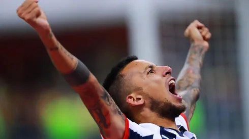 Leonel Vangioni en un partido con Rayados