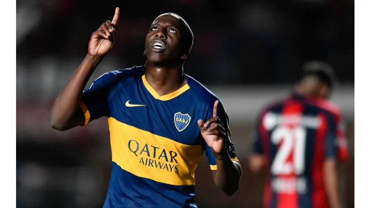 Hurtado en un partido ante San Lorenzo en la Superliga Argentina
