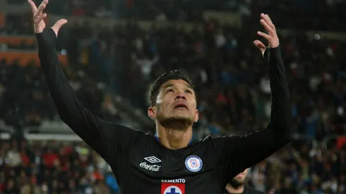 Teo celebrando un tanto con Cruz Azul