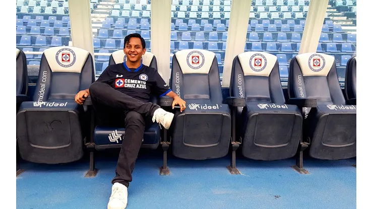 Arturo Báez es uno de los aficionados que siempre está en las buenas y malas con Cruz Azul.