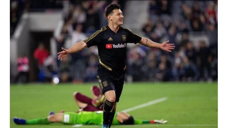 Mendoza en un partido con el LAFC