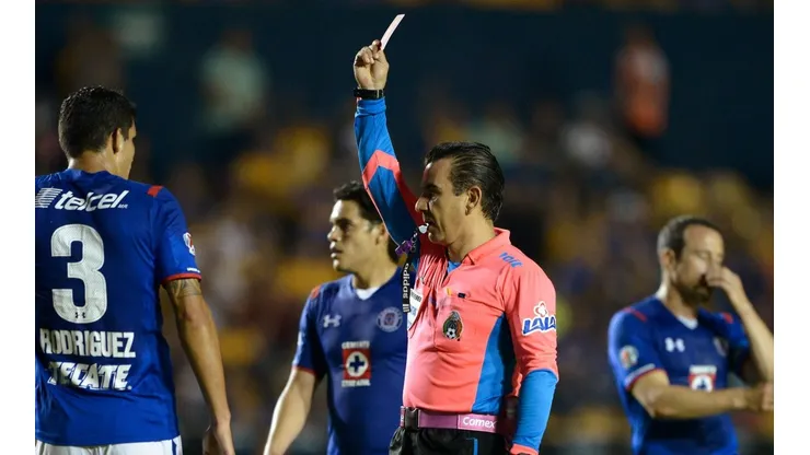 Paul Delgadillo en un partido de Cruz Azul