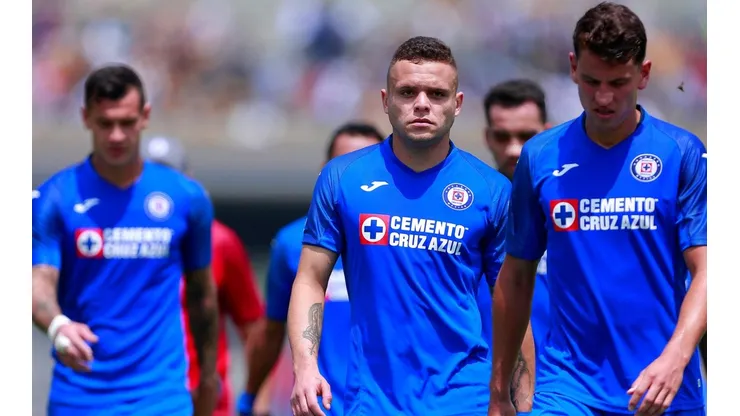 ¿Bajas de sueldos en Cruz Azul? No, recontratación del plantel entero