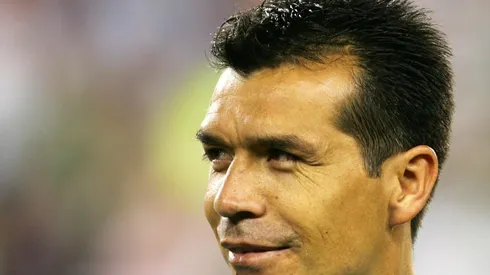 Borgetti en una partido con la selección mexicana