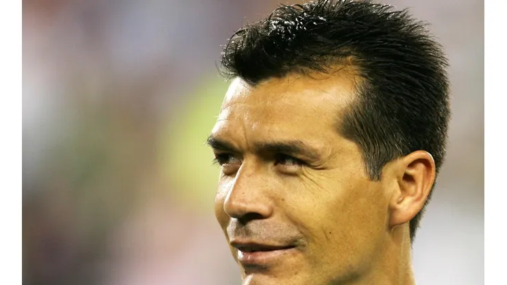 Borgetti en una partido con la selección mexicana