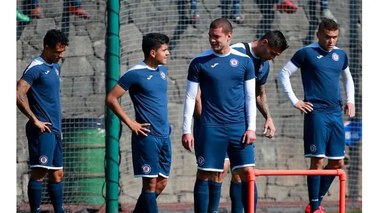 Cruz Azul busca salir de la Ciudad de México para entrenar.