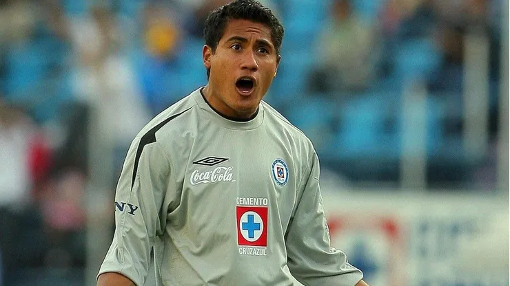 El ex portero de Cruz Azul estaría meditando la opción de colgar los guantes.
