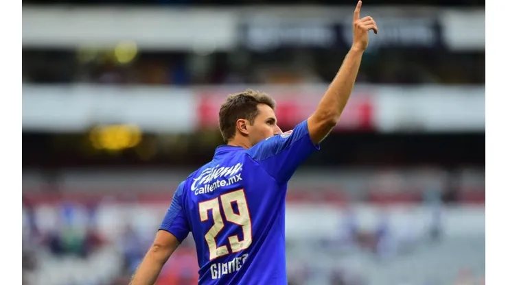 Santiago Giménez es uno de los mejores jugadores surgidos de la cantera de Cruz Azul