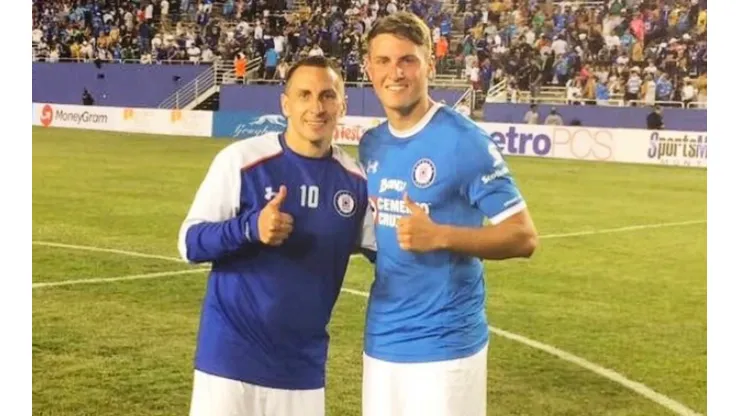 Santi Giménez recuerda su debut por Cruz Azul junto al Chaco en 2016