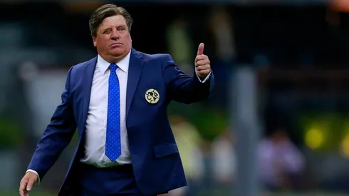 Miguel Herrera en un partido con el América