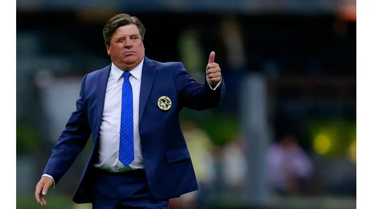 Miguel Herrera en un partido con el América