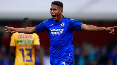 Luis Romo en el duelo ante Tigres en el Clausura 2020 de la Liga MX