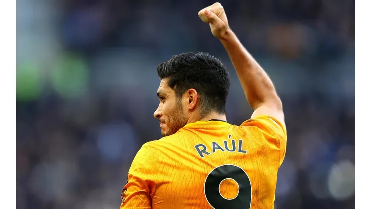 Raúl Giménez en el partido entre el Tottenham vs. Wolverhampton