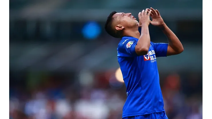 Hernández en el duelo entre Cruz Azul vs. Tijuana en el Clausura 2020 de la Liga MX