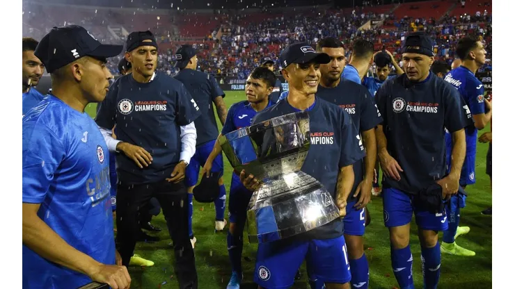 Yotún en la celebración del título de Cruz Azul en la Leagues Cup