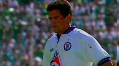 Hermosillo antes de cobrar el penalti que daría el título a Cruz Azul