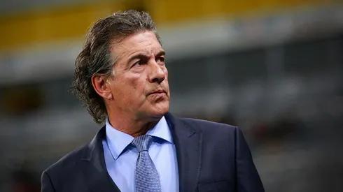 Rubén Omar Romano en un partido en la Liga MX con el Atlas