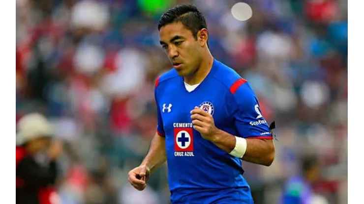 Marcos Fabián en un partido con Cruz Azul