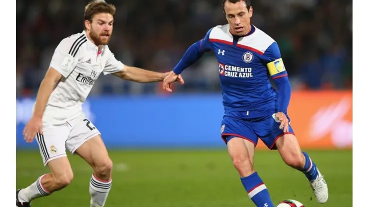 Torrado disputa un balón con Asier Illaramendi